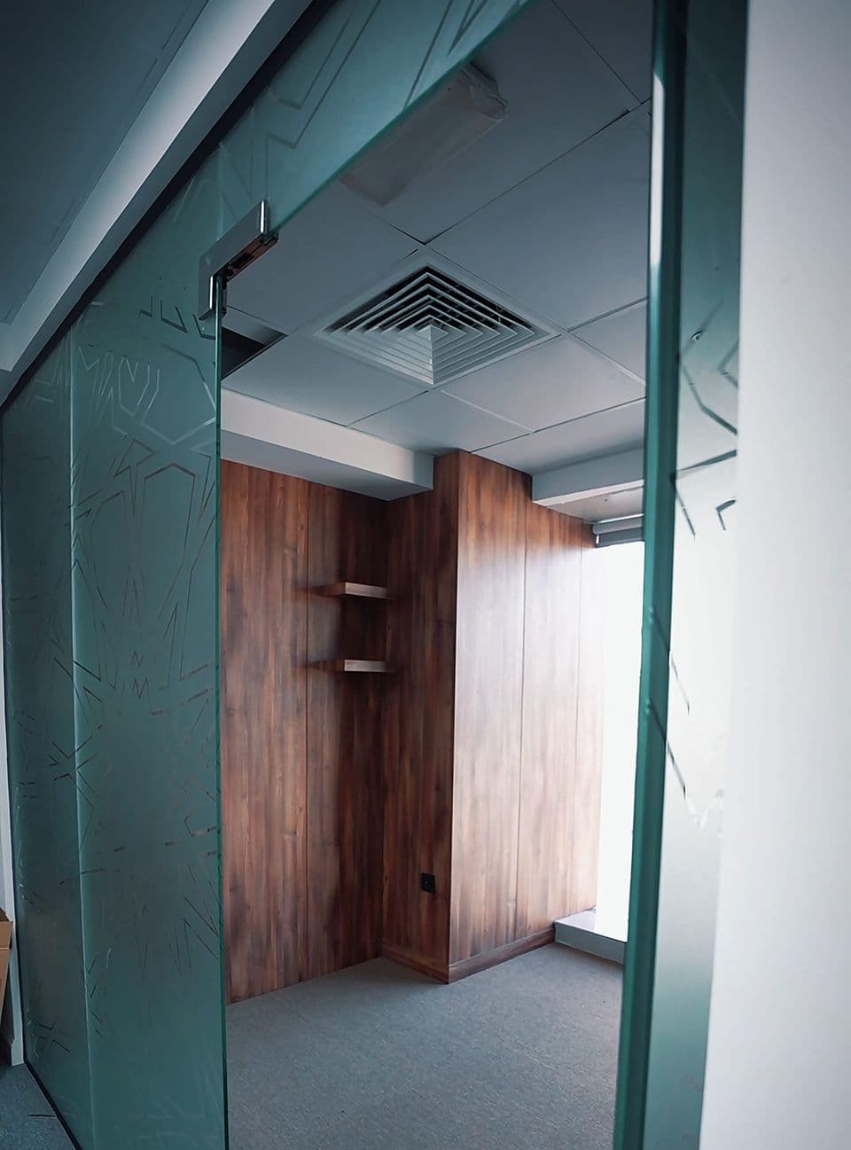 How to Reduce Echo in an Office, Majlis or Living Room